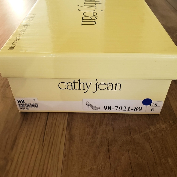 Cathy Jean Heels in Black with Box. Size: 6 - Picture 3 of 4